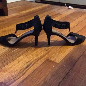 LAST CHANCE!! Black heeled sandals